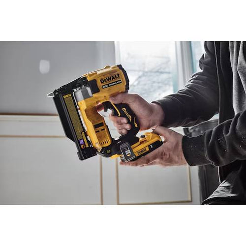 Dewalt DCN623D1 ATOMIC COMPACT SERIES™ 20V MAX* Brushless Cordless 23 Ga. Pin Nailer Kit